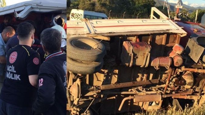 İşçi servisi ile kamyonet çarpıştı, araçta sıkışan işçi zor kurtarıldı
