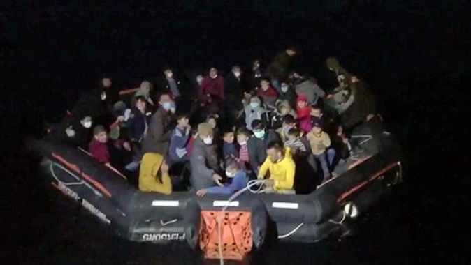 İzmir’de 53 düzensiz göçmen kurtarıldı