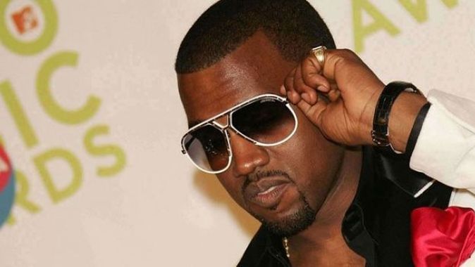 Kanye West&#039;in spor ayakkabıları 1,8 milyon dolara satıldı