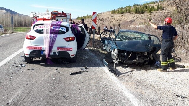 Konya&#039;da gelin arabasının da karıştığı zincirleme kazada 7 kişi yaralandı