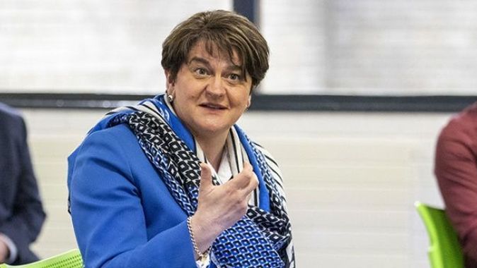 Kuzey İrlanda Başbakanı Foster’dan istifa kararı