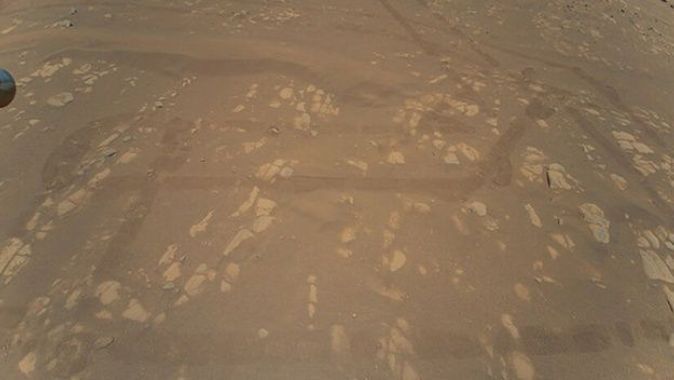 Mini helikopter Ingenuity Mars&#039;tan ilk fotoğraflarını gönderdi
