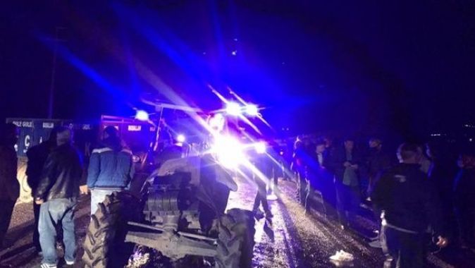 Minibüs traktörle çarpıştı: 1’i ağır 4 yaralı