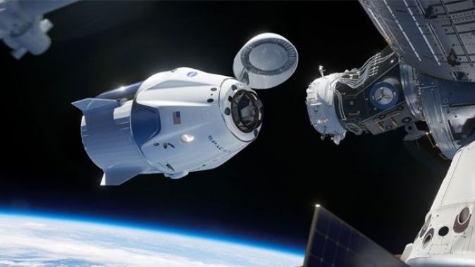 NASA, astronotları Ay&#039;a indirecek kapsülün inşası için SpaceX&#039;i seçti