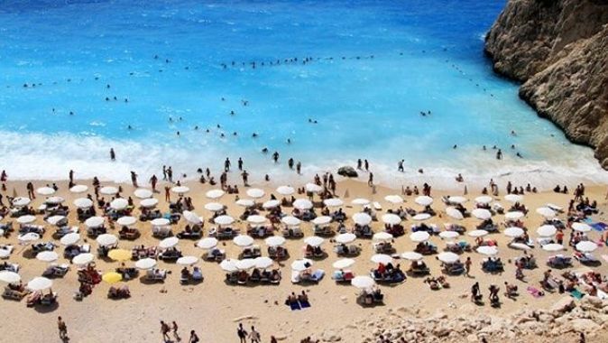 Nisan ve Mayıs rezervasyonları iptal olan Rus turistler Türkiye hayalinden vazgeçmiyor