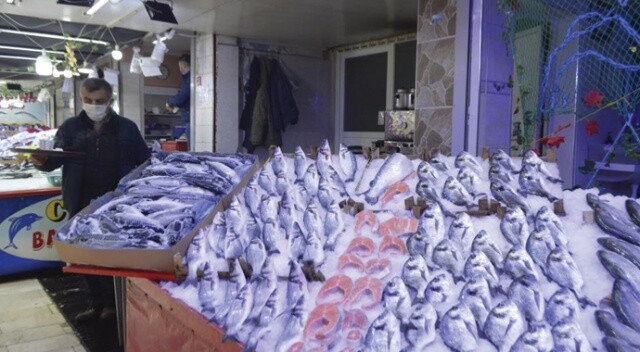 Ramazan arifesi balık fiyatları düştü