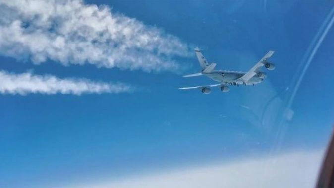 Rus savaş uçağı ABD keşif uçağını engelledi