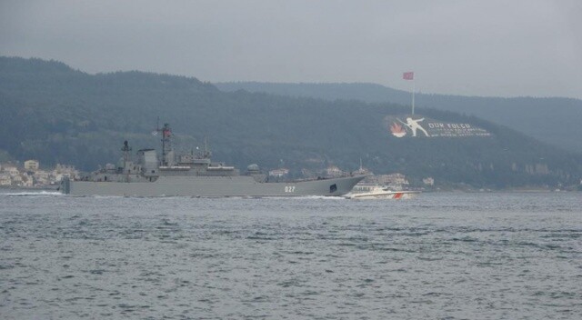 Rusya gemilerini Karadeniz&#039;e çekiyor... İki savaş gemisi Çanakkale&#039;den geçti