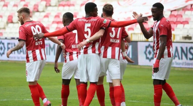 Sivasspor, sahasında Konyaspor&#039;u 3-1 mağlup etti