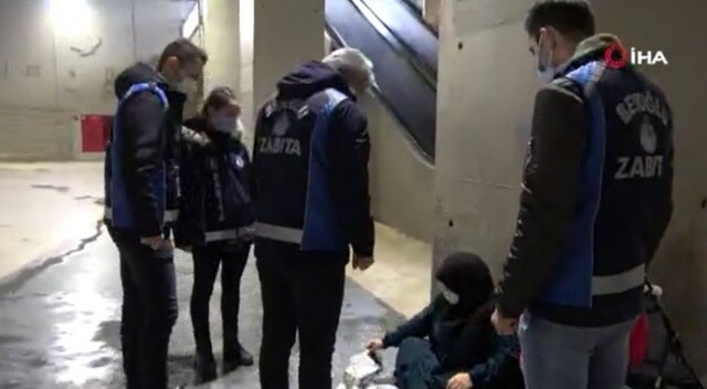 Taksim’de çocuklarını dilendiren kadın önce kameralara, ardından zabıtaya yakalandı
