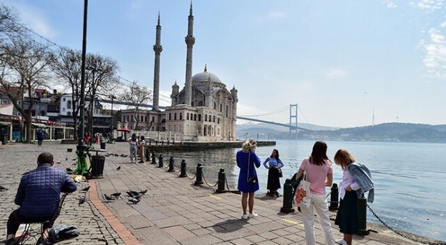 Tam kapanmanın ilk gününde İstanbul turistlere kaldı