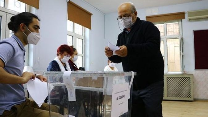 Trakya&#039;daki çifte vatandaşlar Bulgaristan seçimleri için sandık başında