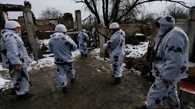 Ukrayna&#039;nın Donbas bölgesinde Rusya yanlısı ayrılıkçıların saldırısında bir Ukrayna askeri öldü