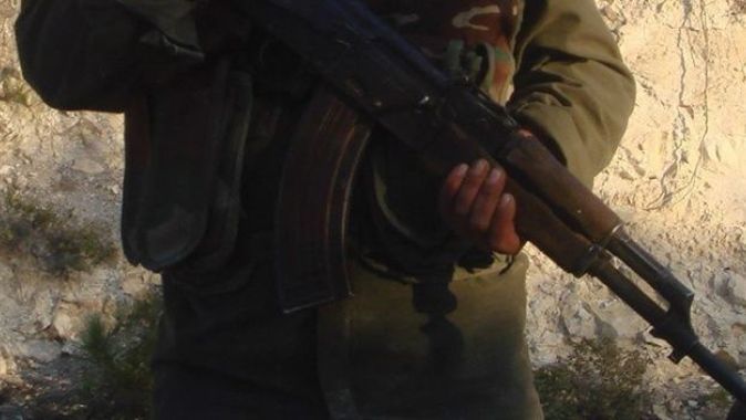 YPG/PKK&#039;lı teröristler Haseke&#039;de bir ayda 2 bin 700 genci zorla silah altına aldı