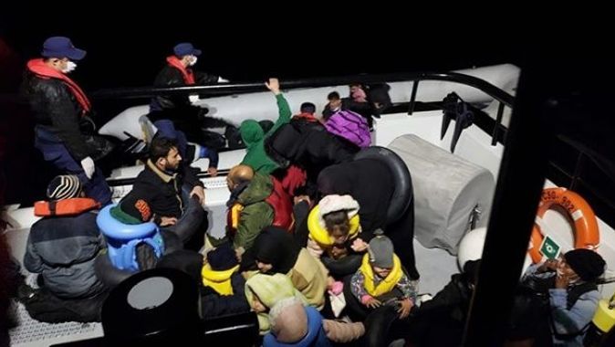 Çanakkale&#039;de 80, İzmir&#039;de 71 göçmen kurtarıldı
