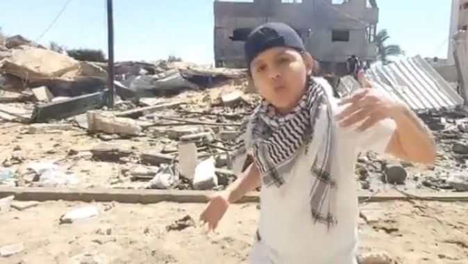 Filistinli küçük rapçi acıları dünyaya duyurmaya çalışıyor