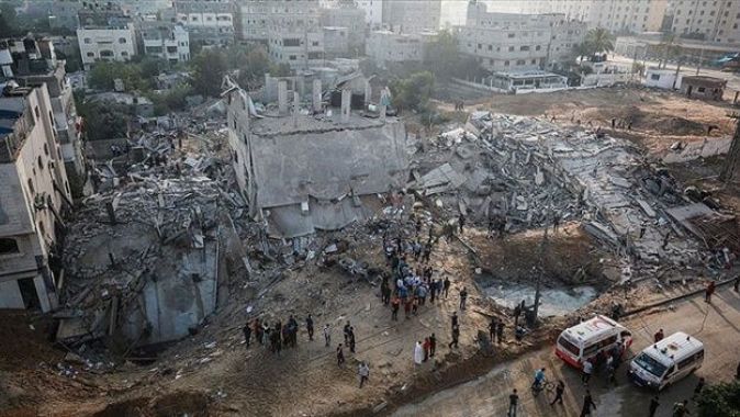 Gazze&#039;de yıkılan evlerin enkazından 5 çocuk sağ çıkarıldı