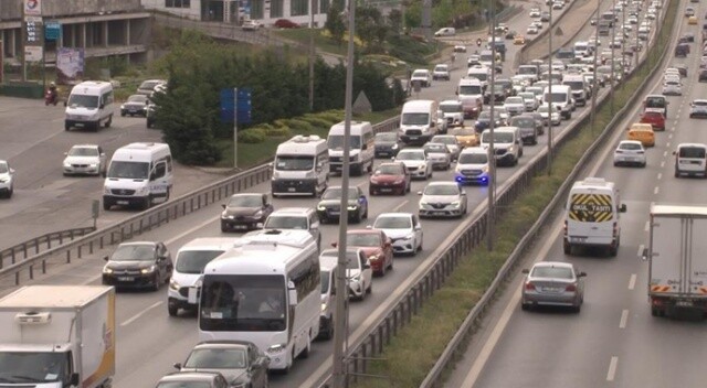 İstanbul&#039;da hafta sonu öncesi trafik yoğunluğu arttı
