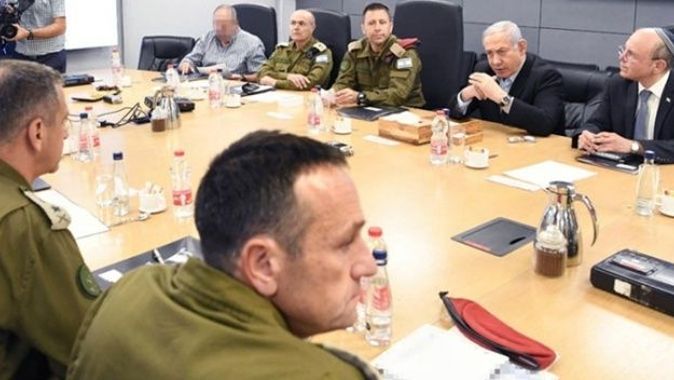Netanyahu&#039;nun koltuğu sallantıda! Bennett&#039;ten koalisyon darbesi