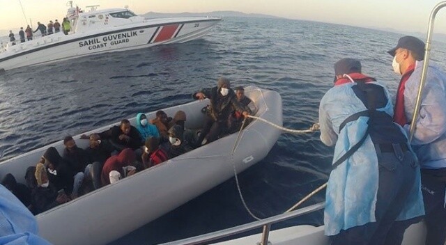 Ölüme sürüklenen 21 düzensiz göçmen kurtarıldı