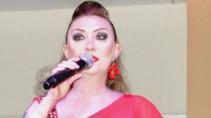 Şarkıcı Güllü, ‘öldü’ iddialarına isyan etti