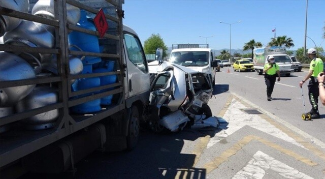 Trabzon&#039;da feci kaza! Otomobil, LPG yüklü kamyona çarptı