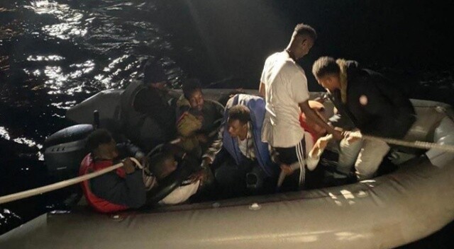 Yunan Sahil Güvenliği 10 göçmeni Türk karasularına itti