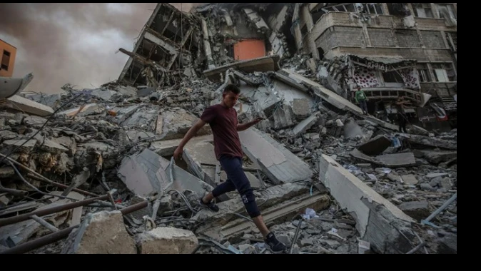 Yürek yakan görüntüler: İşgalci İsrail Gazze&#039;yi talan ediyor