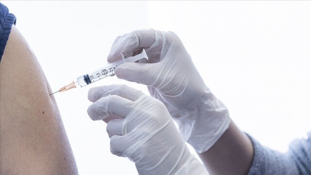 Dünyada 2 milyar 300 milyon dozdan fazla Kovid aşısı uygulandı