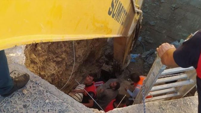 Hastane kanalizasyon hattında göçük: 3 işçi toprak altında kaldı