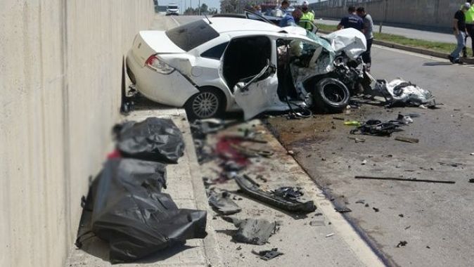 Hatay&#039;da feci kaza: 3 ölü, 4 yaralı