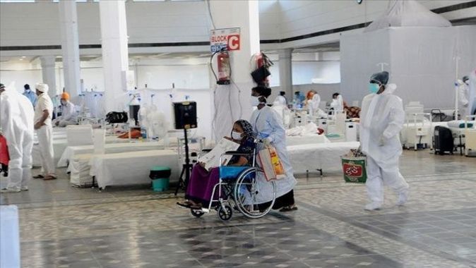 Hindistan&#039;da koronavirüsten 1321 kişi hayatını kaybetti
