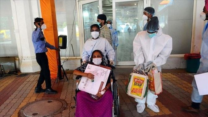 Hindistan&#039;da koronavirüsten ölenlerin sayısı 389 bin 302&#039;ye yükseldi