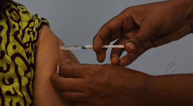 Hindistan&#039;da yaşlı kadına zorla Covid-19 aşısı yapıldı