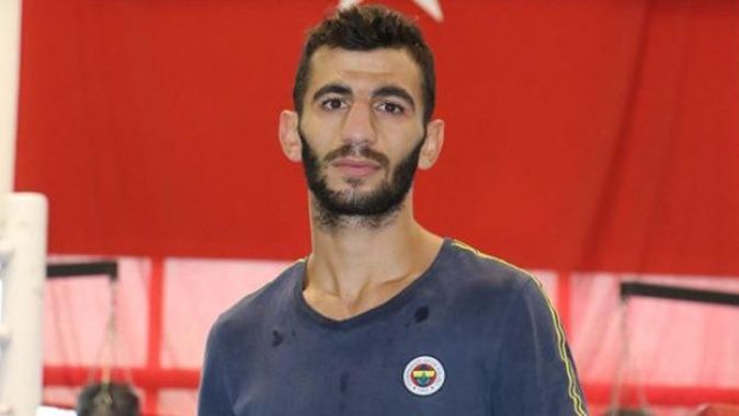 Milli boksör Batuhan Çiftçi, yarı finale yükseldi