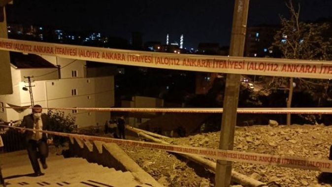 Ankara&#039;da istinat duvarı yıkılan 5 bina tahliye edildi