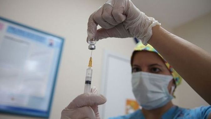Bakan Koca ilk doz aşısını yaptırmayanların sayısını paylaştı