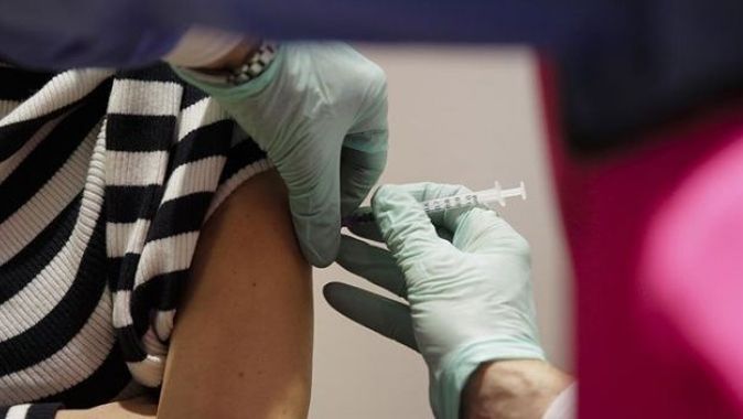 Covid-19 geçirenler iki doz aşı olabilecek