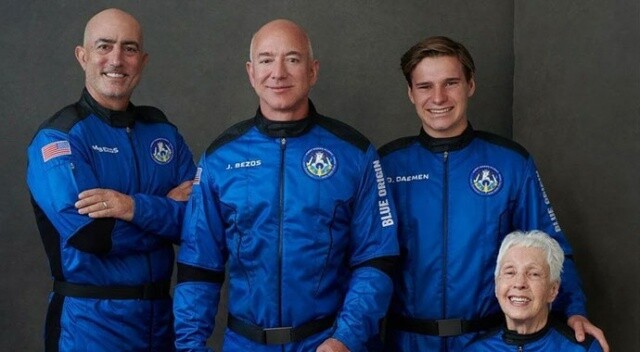 Dünyanın en zengin insanı Jeff Bezos&#039;un uzay yolculuğu gerçekleşti
