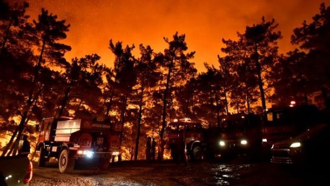Hatay ve Mersin&#039;de orman yangını: Müdahale sürüyor