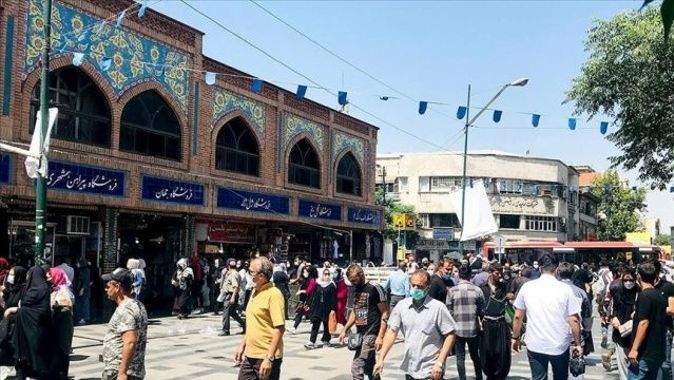 İran 12 ülkeden girişleri yasakladı
