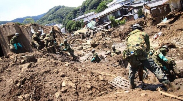 Japonya&#039;da sel ve heyelanda ölenlerin sayısı 13&#039;e yükseldi