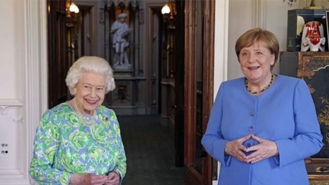 Merkel, son kez İngiltere Kraliçesi ile görüştü