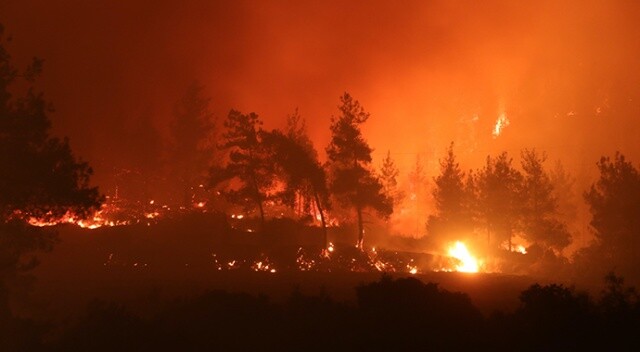 Osmaniye&#039;de orman yangını 15 km ilerledi! Eşyasını alan kaçıyor