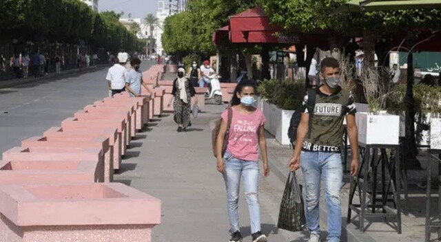 Tunuslular darbeye kayıtsız! Sokaklarda normal hayat devam ediyor