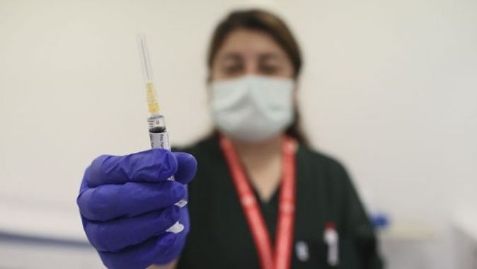 TURKOVAC aşısını kör hemşire yapıyor