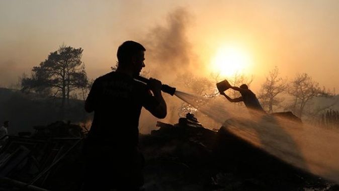 Bakan Pakdemirli: Muğla Kavaklıdere&#039;deki yangın kontrol altında