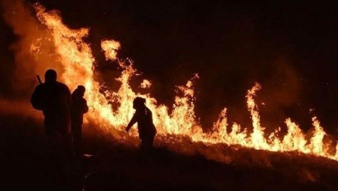 Brezilya’da 3 gündür devam eden yangınla mücadele sürüyor
