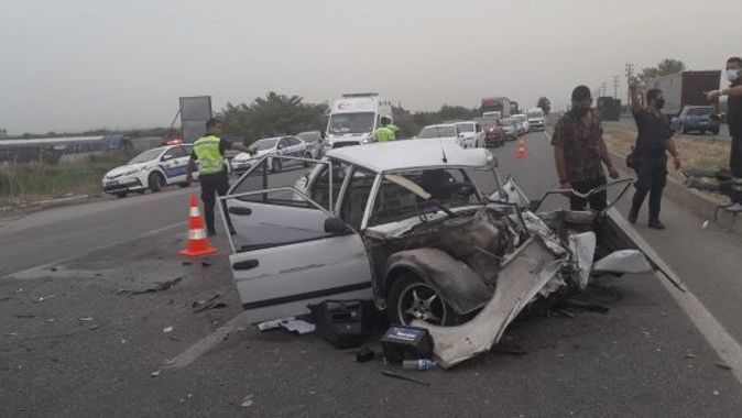 Bursa&#039;da feci kaza! otomobilin yarısı yok oldu: Ölü ve yaralılar var