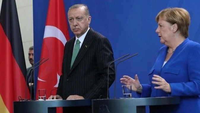 Erdoğan ve Merkel&#039;den telefon diplomasisi